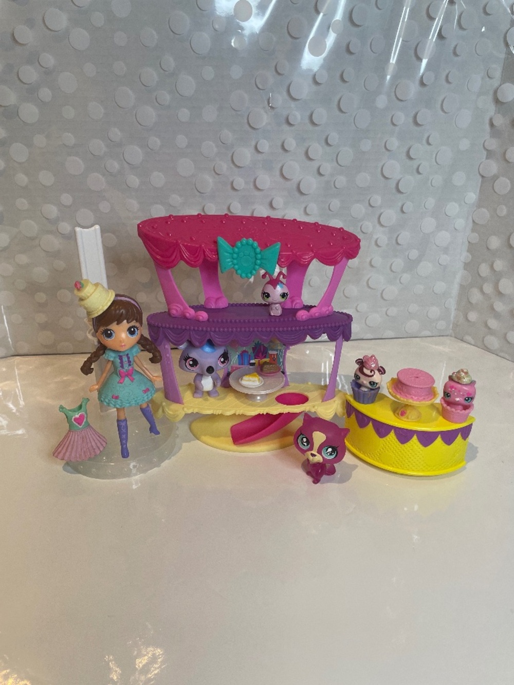 Littlest Pet Shop Sweetest Party Cake Clubhouse Playset